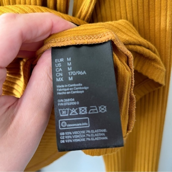 [M] H&M Long Sleeve Scoop Neck Mustard Yellow Ribbed Knit Top (fit runs small) - Picture 6 of 8